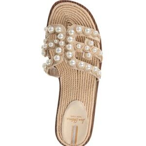 BAY PEARL SLIDE SANDAL
Sam Edelman 9.5 NWOB